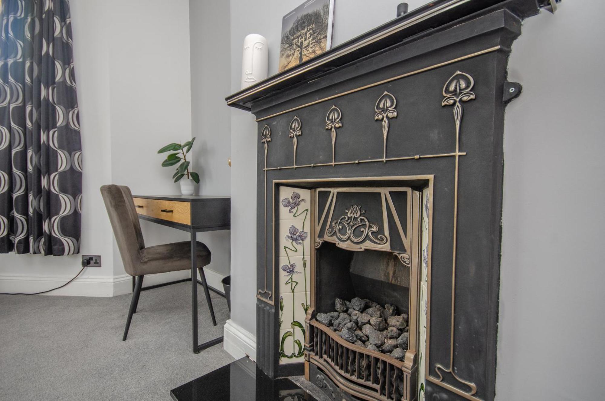 Stylish 91Sqm Victoria 2 Bedroom Apartment ブリストル エクステリア 写真